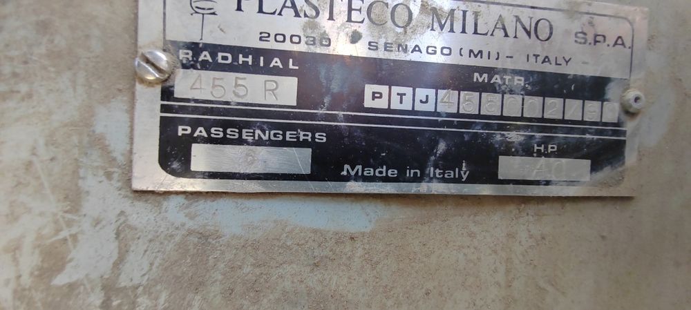 Barcă pneumatică cu chilă din fibră de sticlă + peridoc înmatriculat