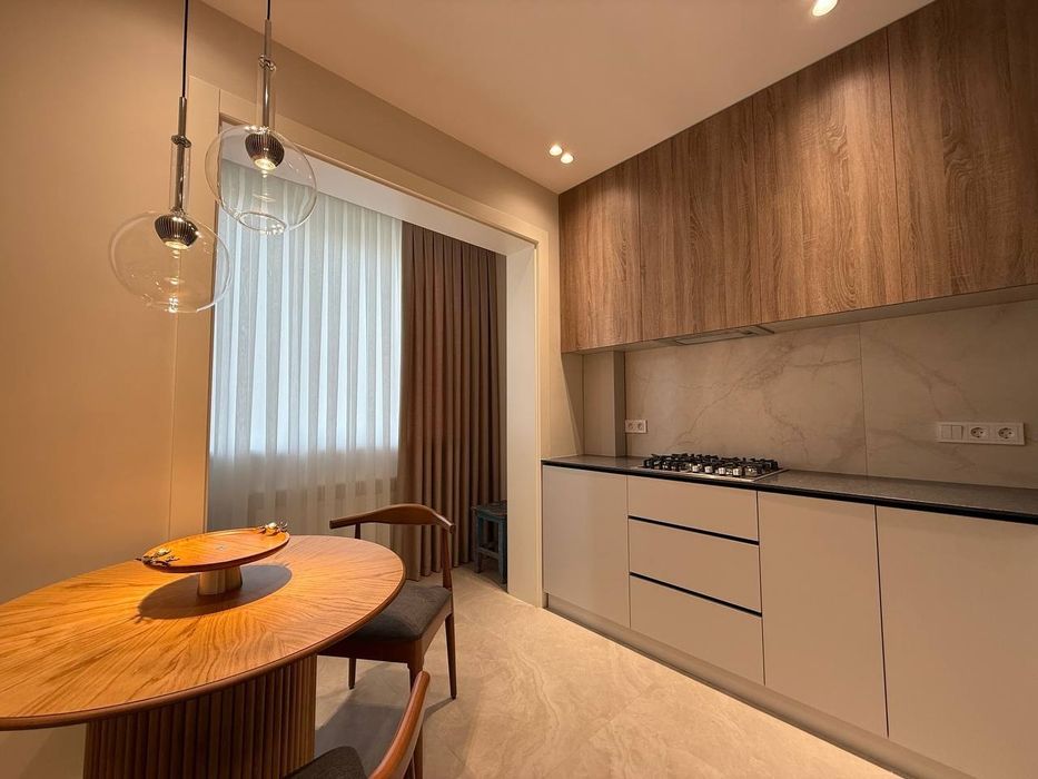 Продается 2х ком квартира на ул Нукусская, ор-р: Гламур, 60 м²