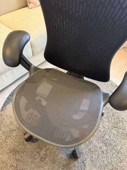 Herman Miller Mirra 2 (2025) Офис Стол - Почти Като Нов!