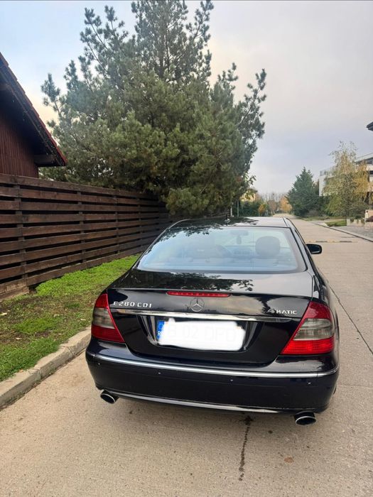 Mercedea E280 4matic e class