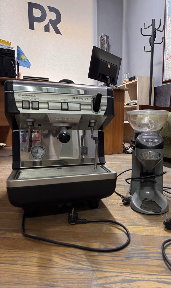 Кофемашина simonelli APPIA 2