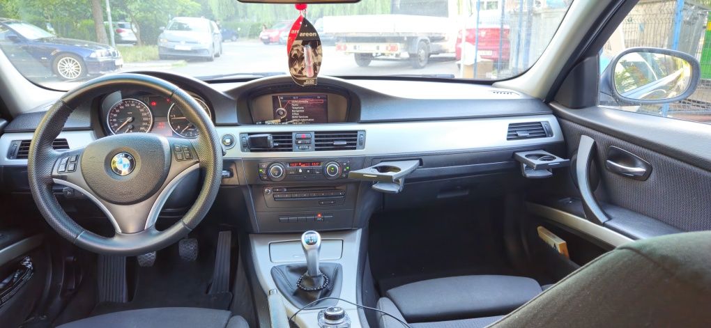 BMW E90 320d 11.2010 facelift