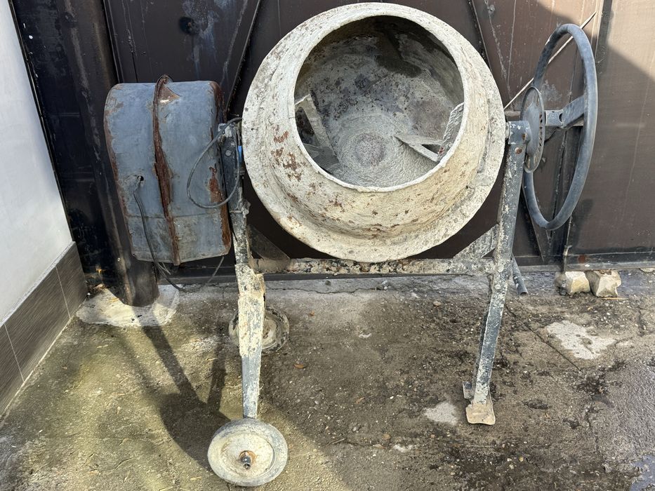 Продам бетонамешалку