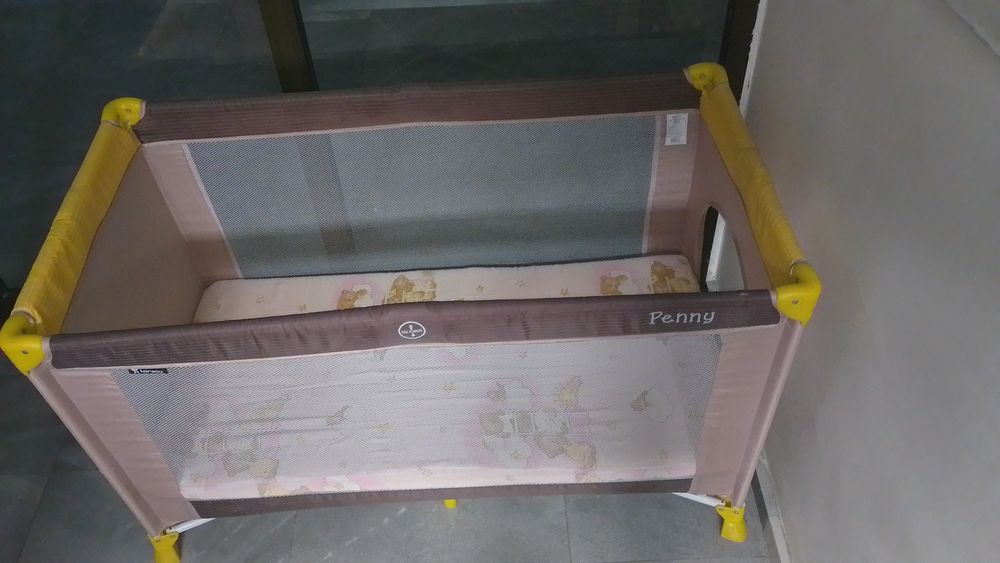 Продавам детски креватчета