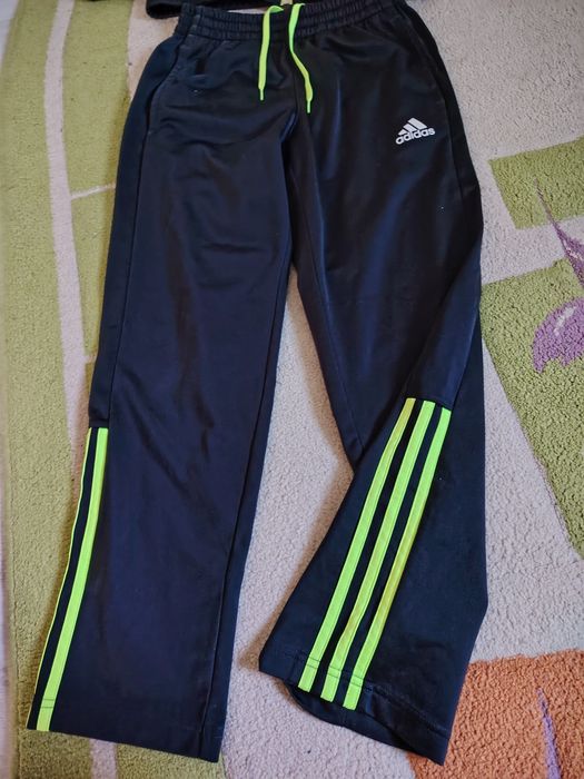 Trening Adidas copii, nu Nike