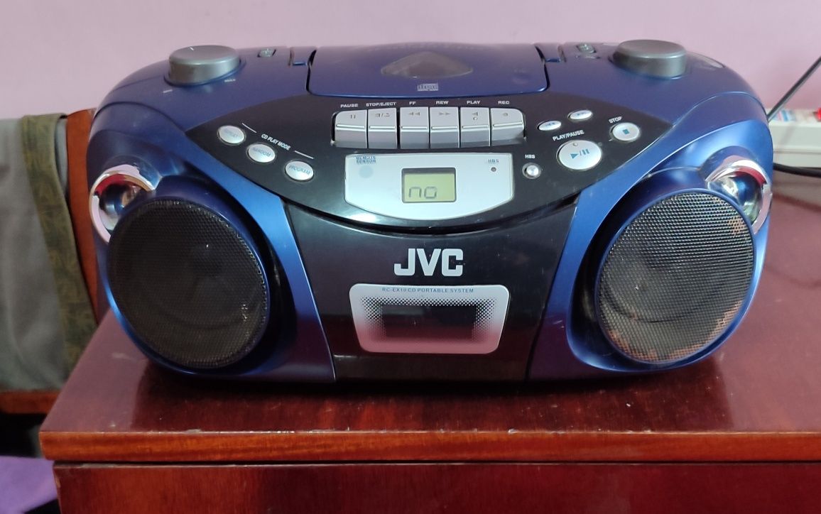 Магнитофон JVC. Б/У