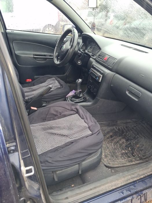 Skoda octavia  2003. 1.6 benzina