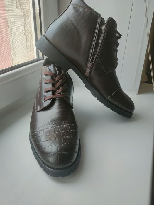 Зимняя обувь сапоги и кроссовки