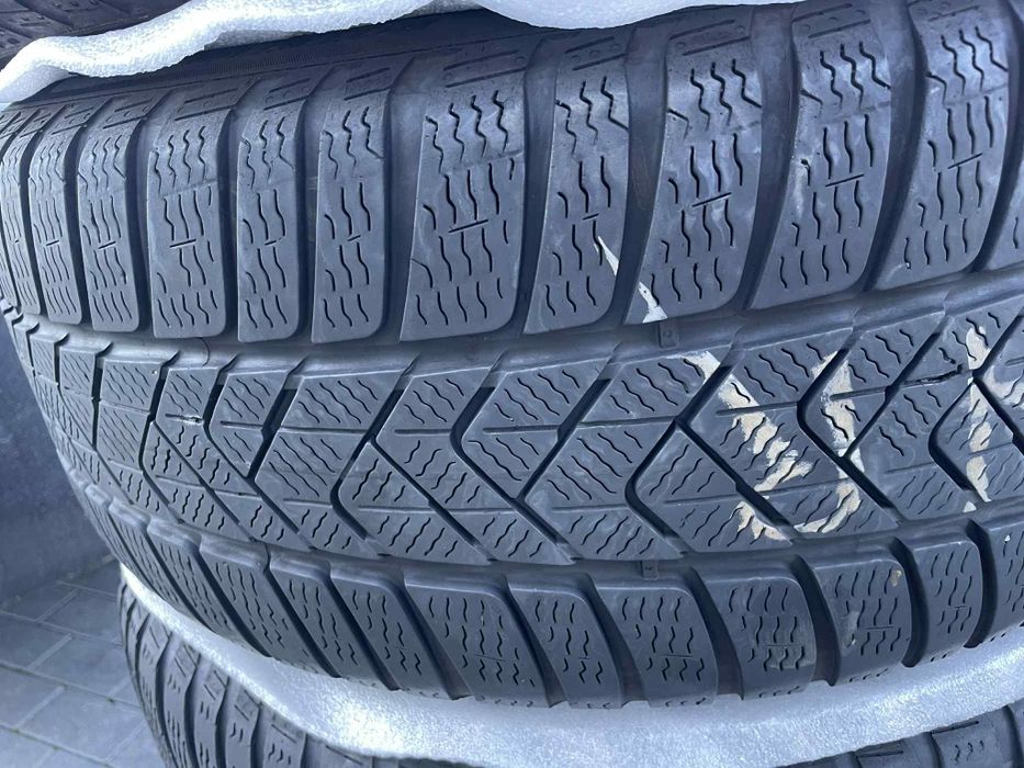 Зимни/ Pirelli SottoZero 245/45 R18 100V XL Run Flat
