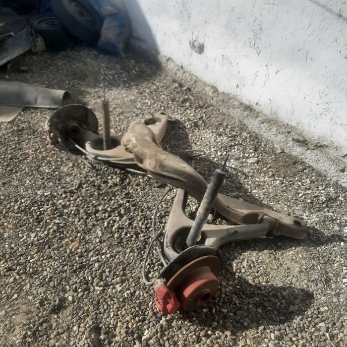 Мерседес 123 запчастлари сотилади.