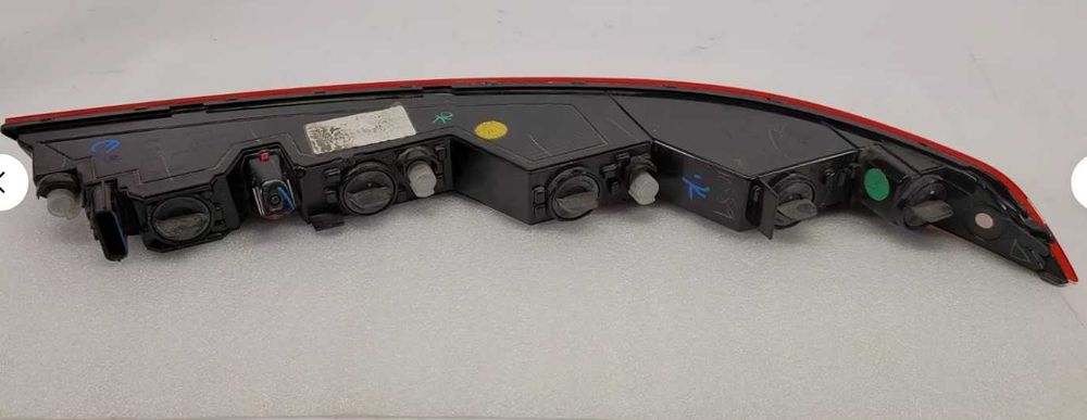 Продавам OEM горен и долен десен стоп за Audi Q7 2016 - 2023 US/Canada