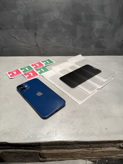 КАТО ЧИСТО НОВ Iphone 12 mini blue 128 GB + подаръци
