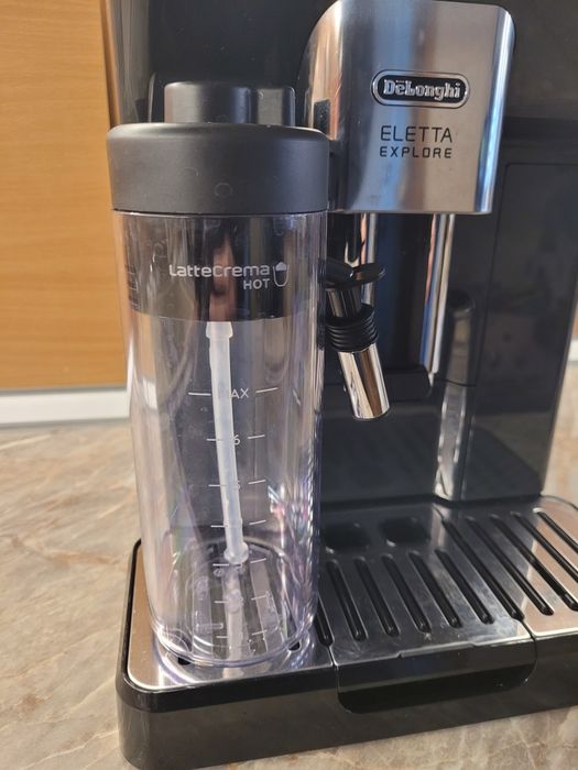 Автоматична кафемашина Delonghi Eletta Explore