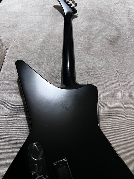 Продавам електрическа китара Epiphone Extura Prophecy Jet Black