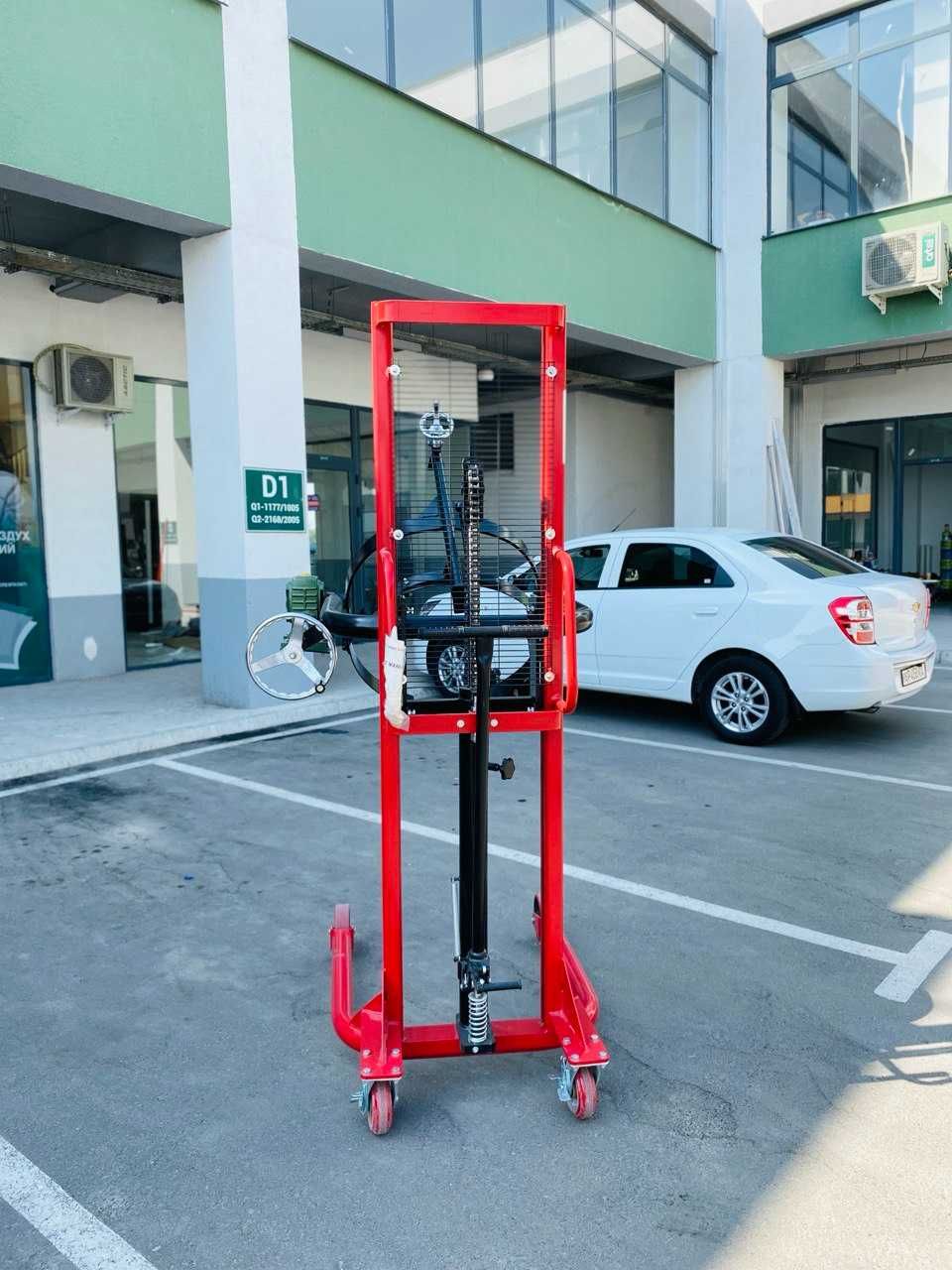 Штабелер-бочкокантователь MUNULLI COT35 — для подъёма и поворота бочек