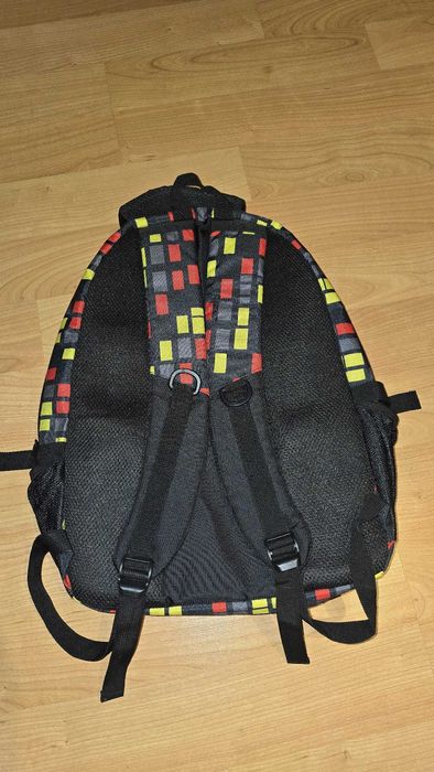 Două rucsacuri. Unul bun, celălalt mai bun...