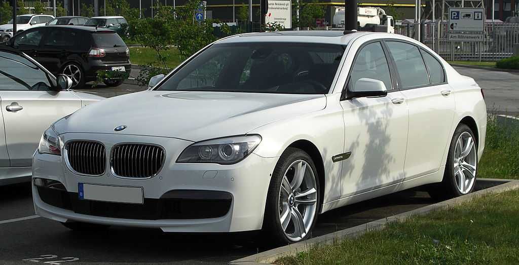 Dezmembrez BMW Seria 7 E65 F01 F02 730d 740d 245cp 306cp