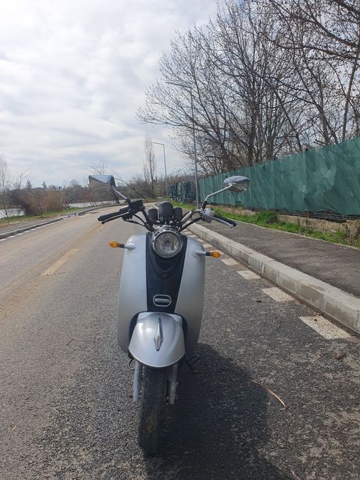 Scuter 50 cc acte valabile stare tehnica buna