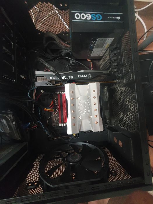 vând placa de baza inclusa cu procesor i7-3