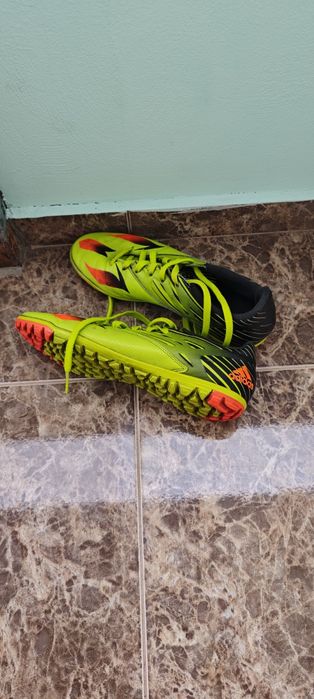 Футболни обувки 42 номер стоножки Nike и Adidas