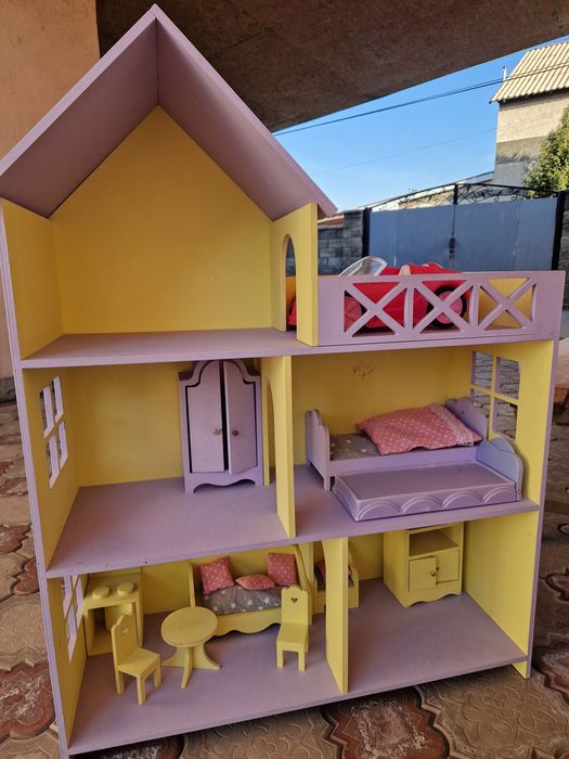 Домик кукольный большой