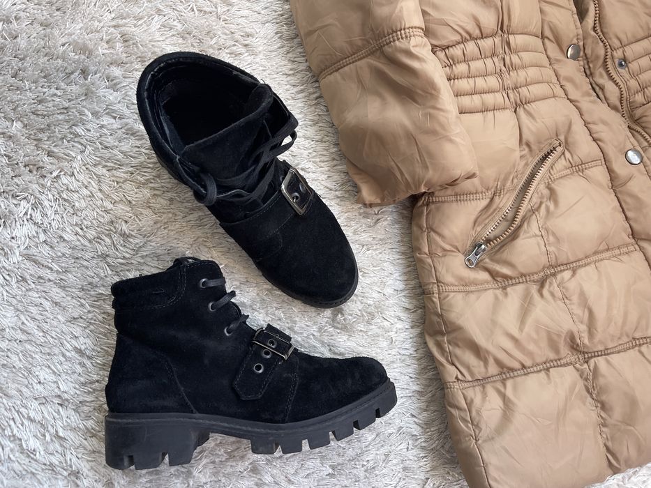 Ghete din piele nr.36 si geaca marime38