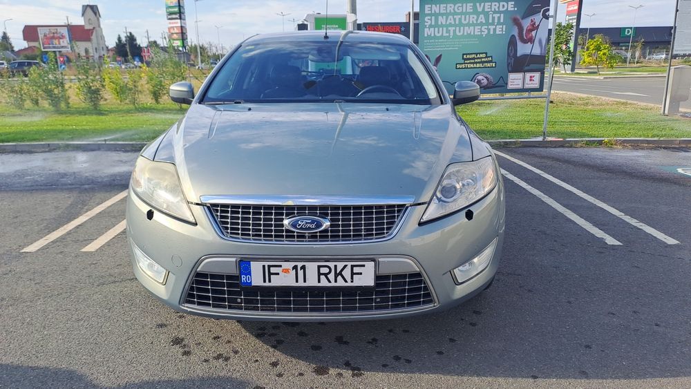 Ford Mondeo Gri.