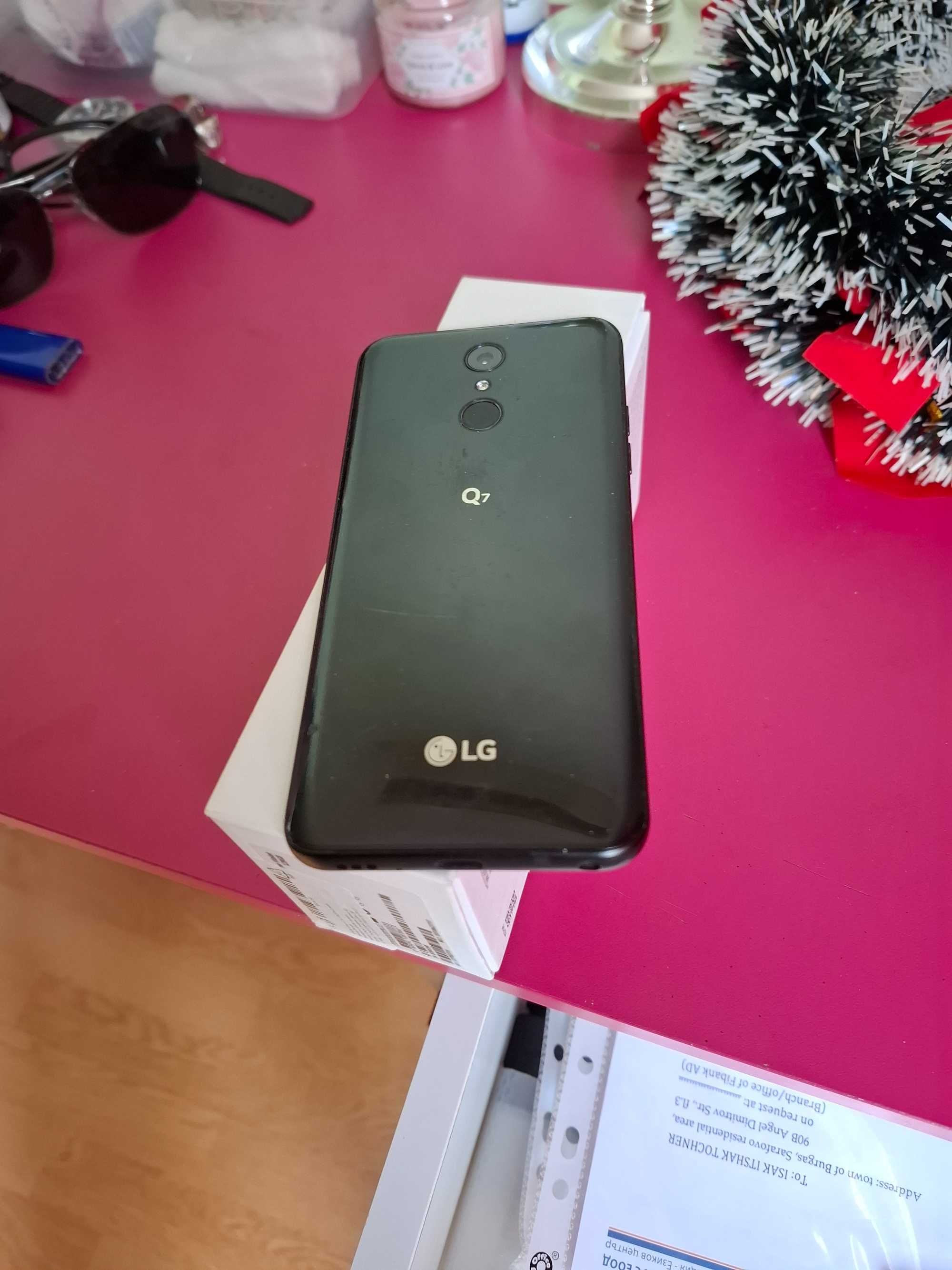 Смартфон LG Q8 страхотен
