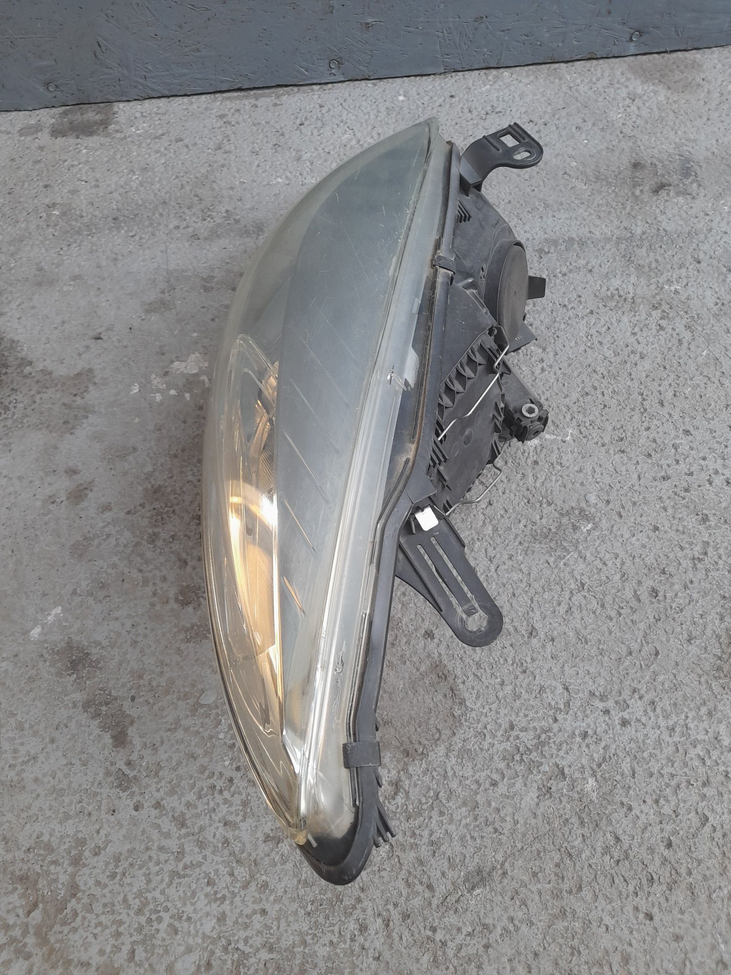 Far Stanga Complet Europa Renault Megane 3 An 2009-2013