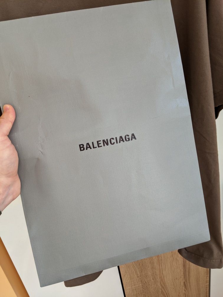 Balenciaga Metal Logo Unisex XL/XXL Страхотна!!!