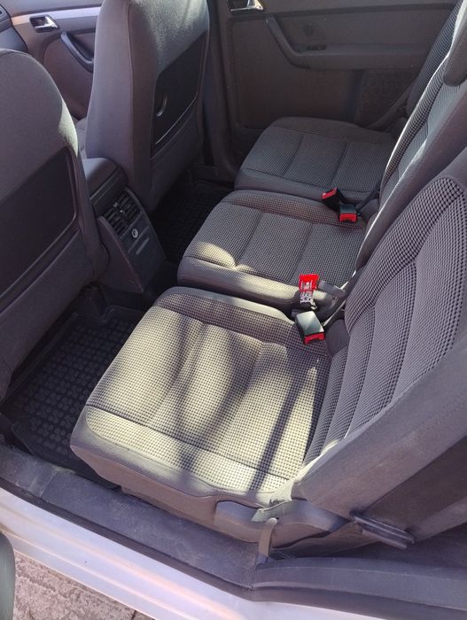 Vând vw touran 2.0 tdi