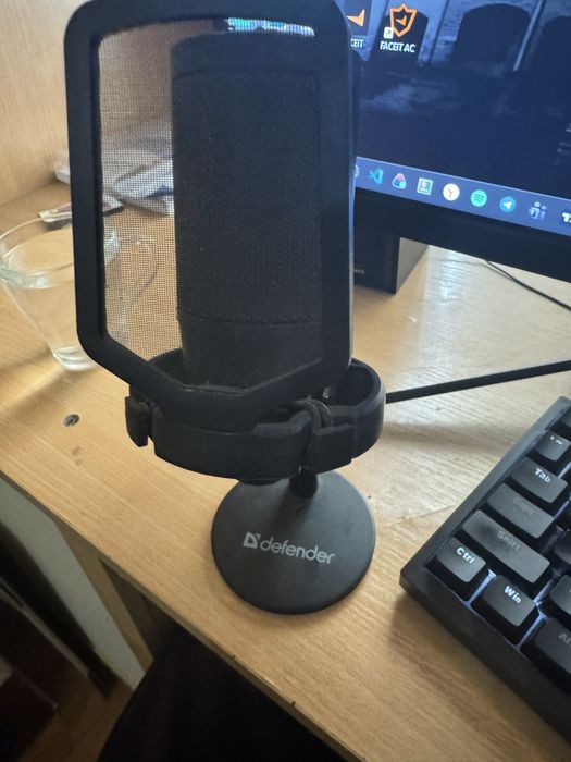 продам микрофор defender