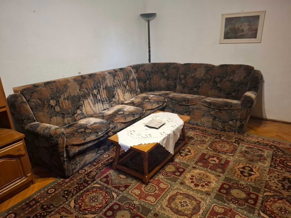 Dau in chirie, ap. 2 cam. decomandat, zona centrala Podgoria, et.1