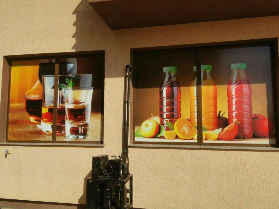 VITRINE magazine - personalizate cu autocolant special!