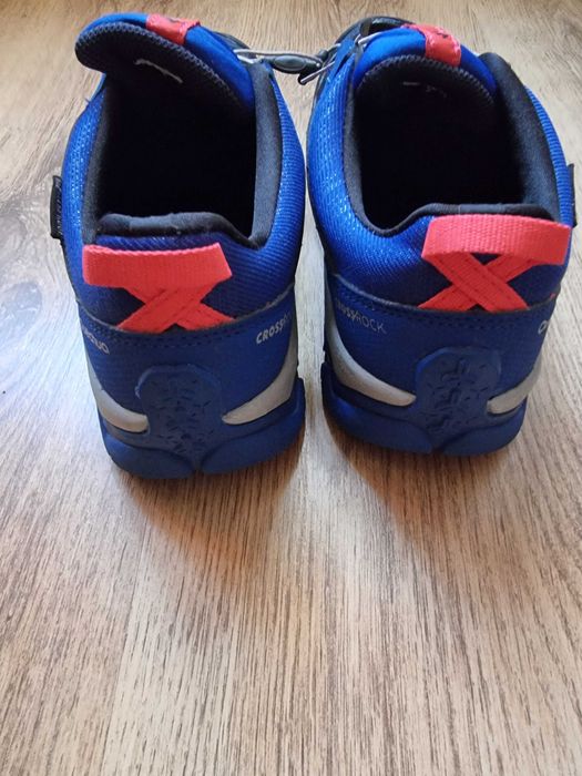 Încălțăminte impermeabilă cu șiret Quechua marimea 38