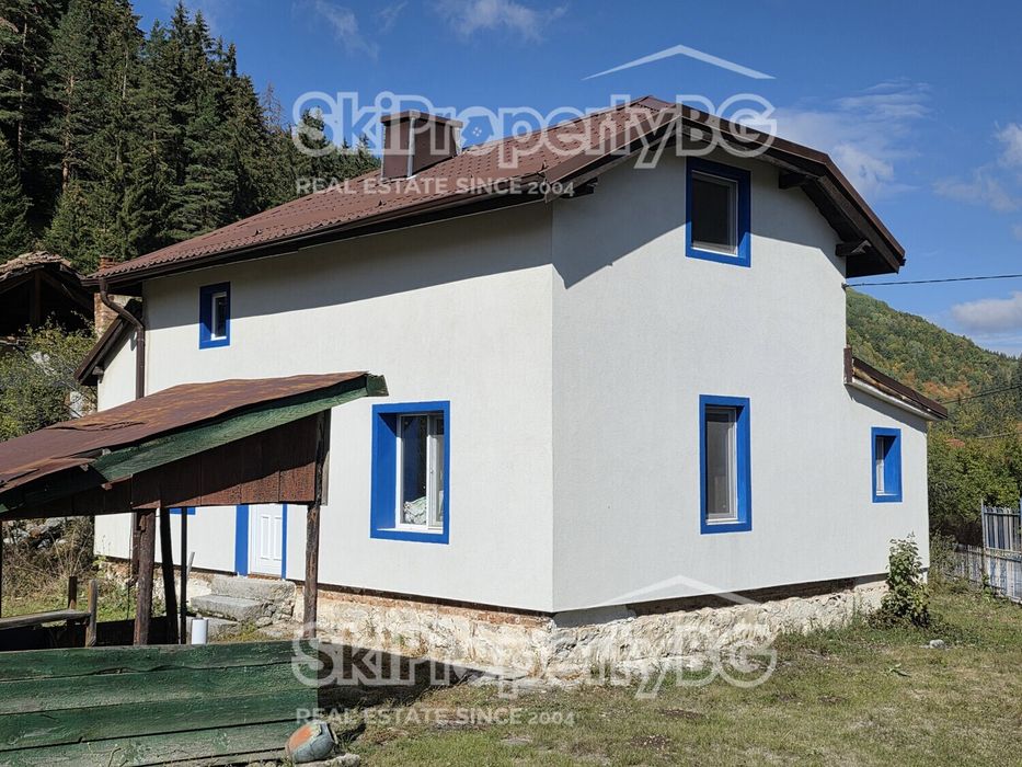 Къща с парцел в село Бели Искър, близо до Боровец!