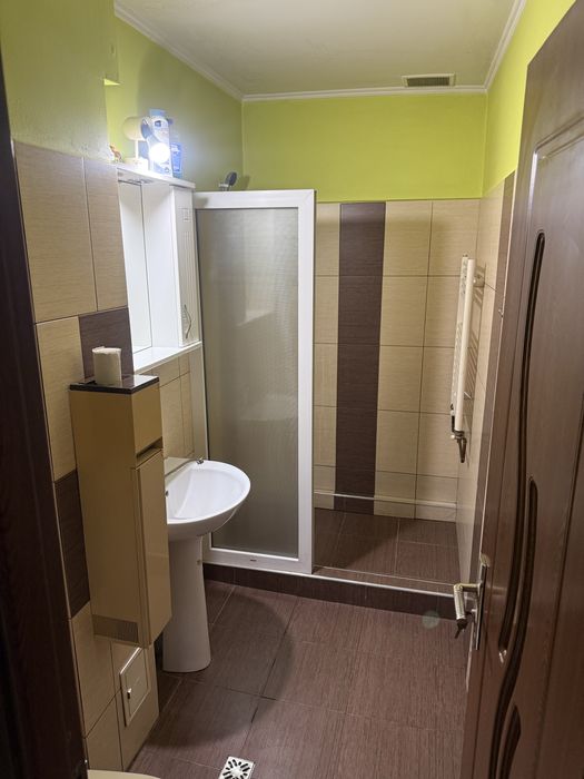 Inchiriez garsoniera 1 Mai