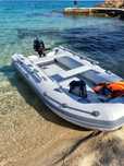 Vând barca Kolibri km 330dxl, motor Suzuki 6 CP