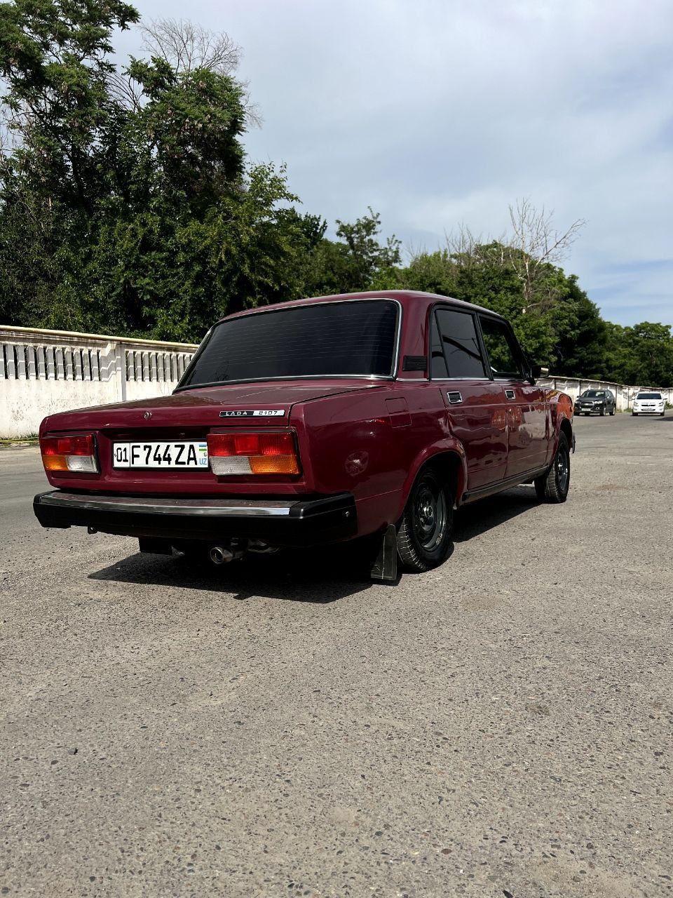 Vaz 2107  sotiladi xolati yaxshi