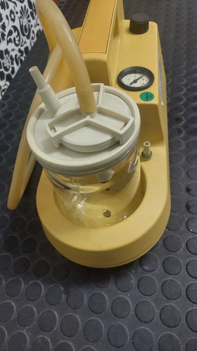 Pompă chirurgicală de aspirație Atmos LC16