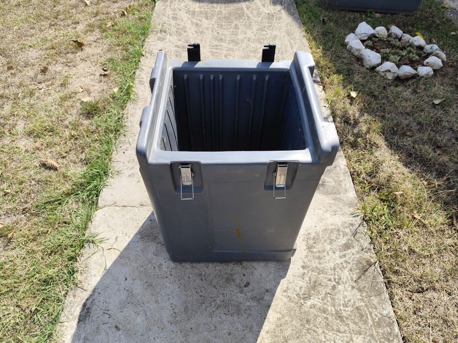 Cooleer din plastic 60l
