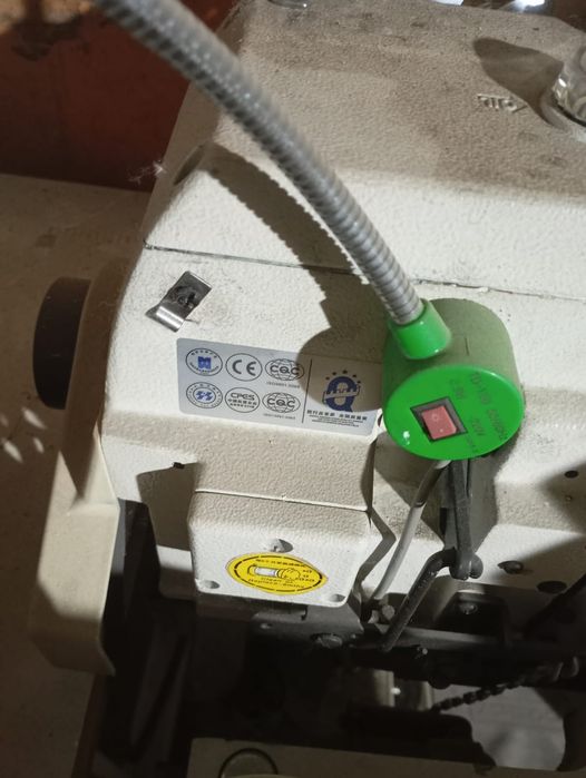 Продам промышленную швейную машинку Gemsy и оверлок в хорошем состояни