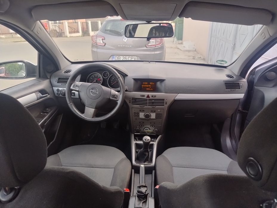 Vand Opel AstraH 1.6 2006+GPL 6000 lei Negociabil!