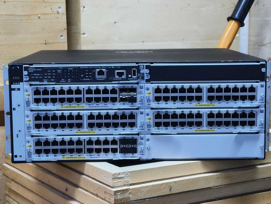 Switch Hp Aruba 5400R zl2, complet echipat, se da cu proba.