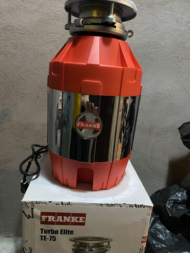 Tocator de resturi vegetale/alimentare