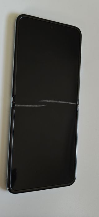 Motorola Razr 40 Ultra 256GB 
Изключително запазе