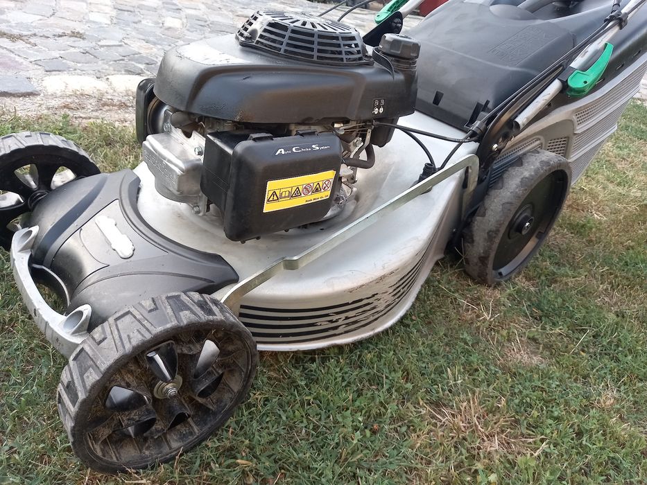 Masina tuns iarba motor honda