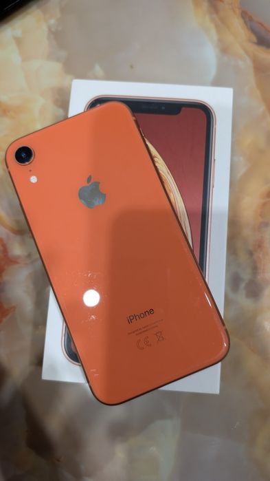 Iphone XR, 64 gb, корал с подарък кейсове