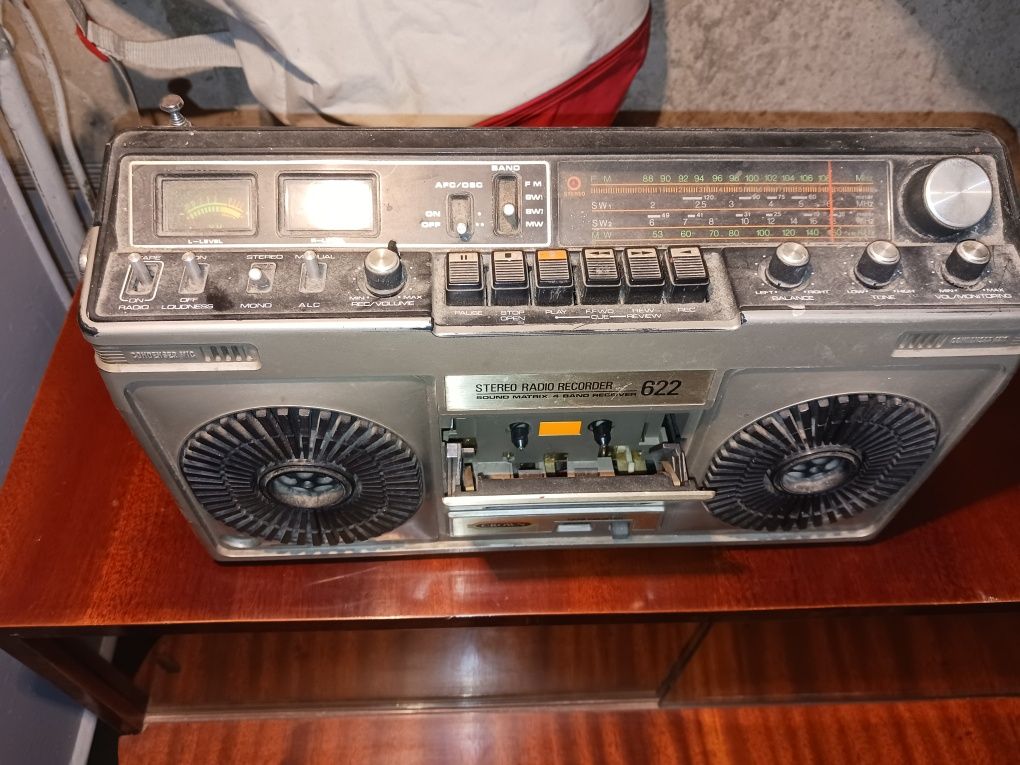 Radio casetofon stereo