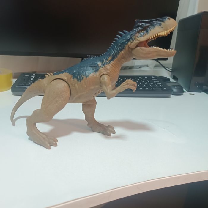 Аллозавр из Jurassic world